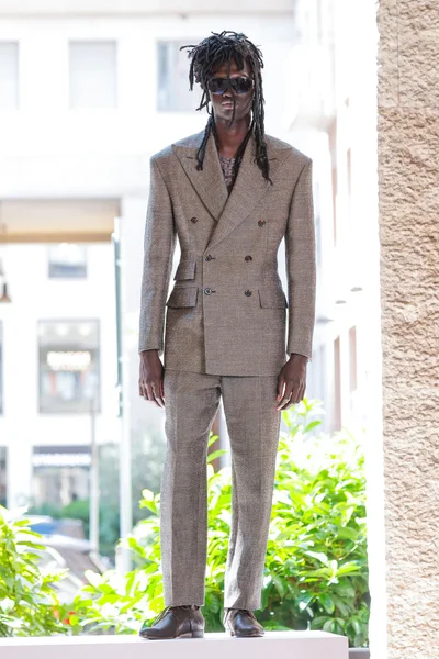Look 7